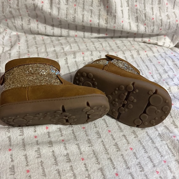 Carter’s - Picture 4 of 5